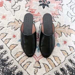 TRADEMARK Paloma Mules Patent Leather Black